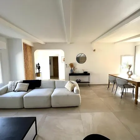 Charmante Maison Avec Piscine Garons Buitenkant foto