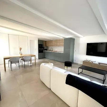 Charmante Maison Avec Piscine Garons Buitenkant foto